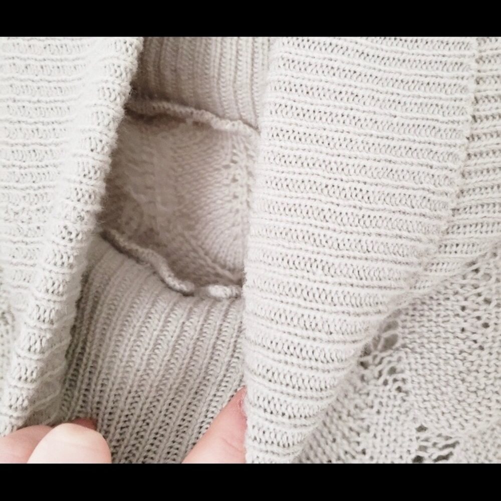 Feather Pattern Sweater - Picture 2 of 8